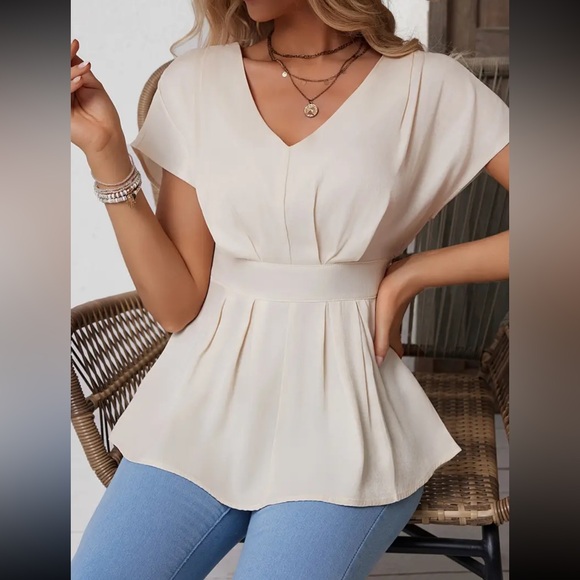 Flirty Ruffle Hem Elegant Shirred Waist Short Sleeve Blouse - Cream - Picture 6 of 8